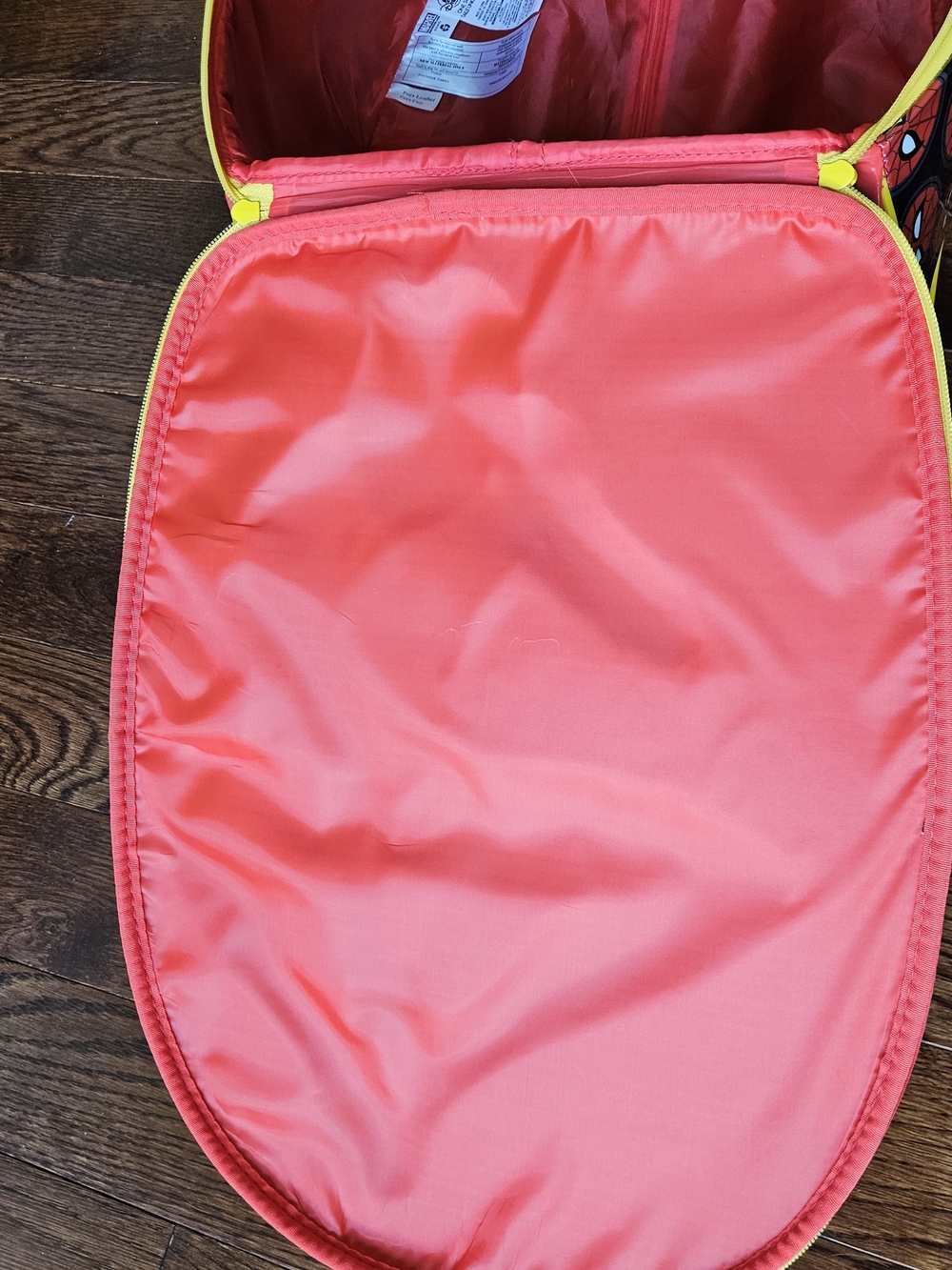 Spider-Man 'Queens' Edition, Kids Roller Luggage Disney Store Exclusive - Picture 9 of 13